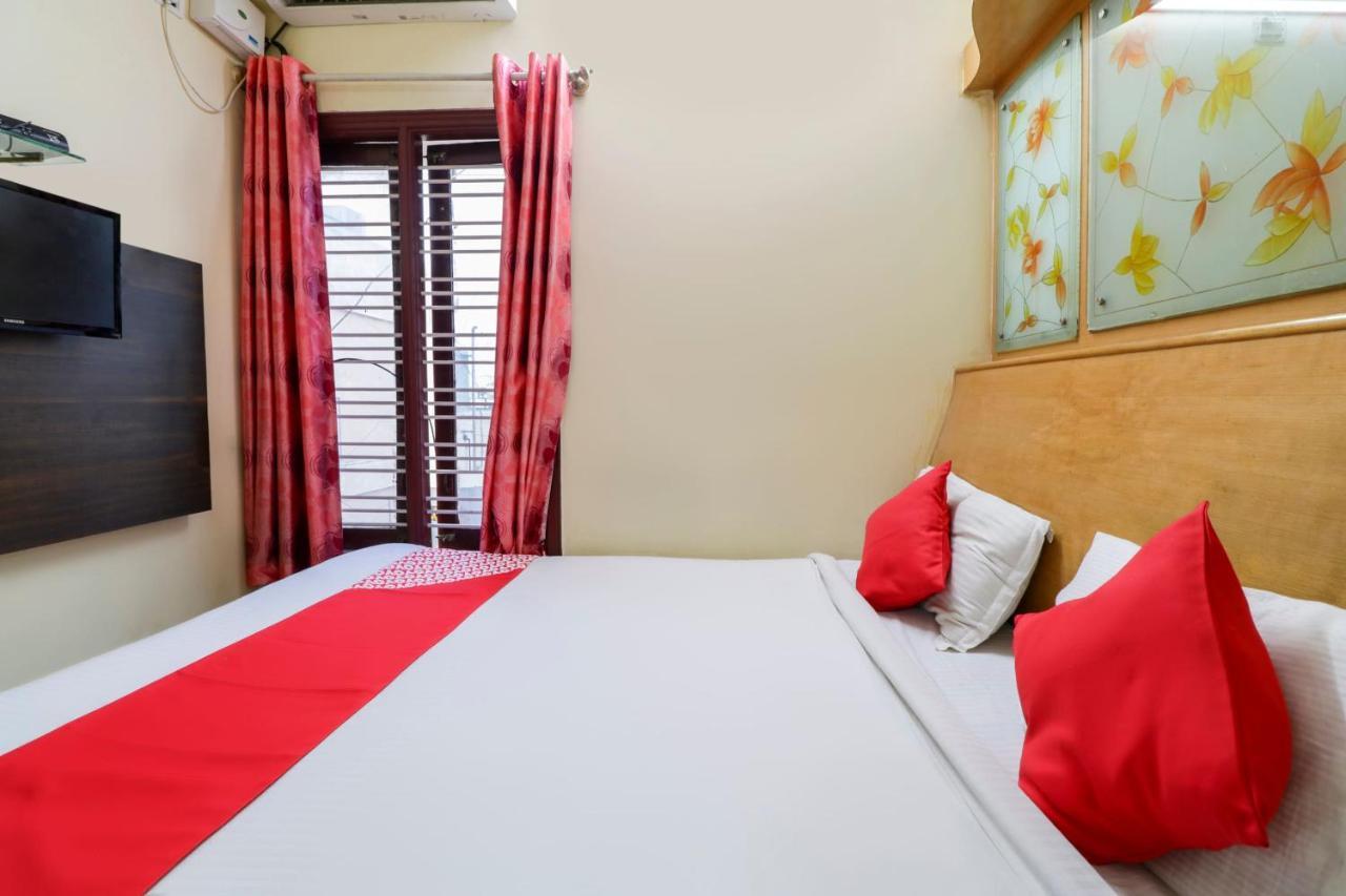 Oyo 71675 New Aishwarya Comforts Hotel บังกาลอร์ ภายนอก รูปภาพ