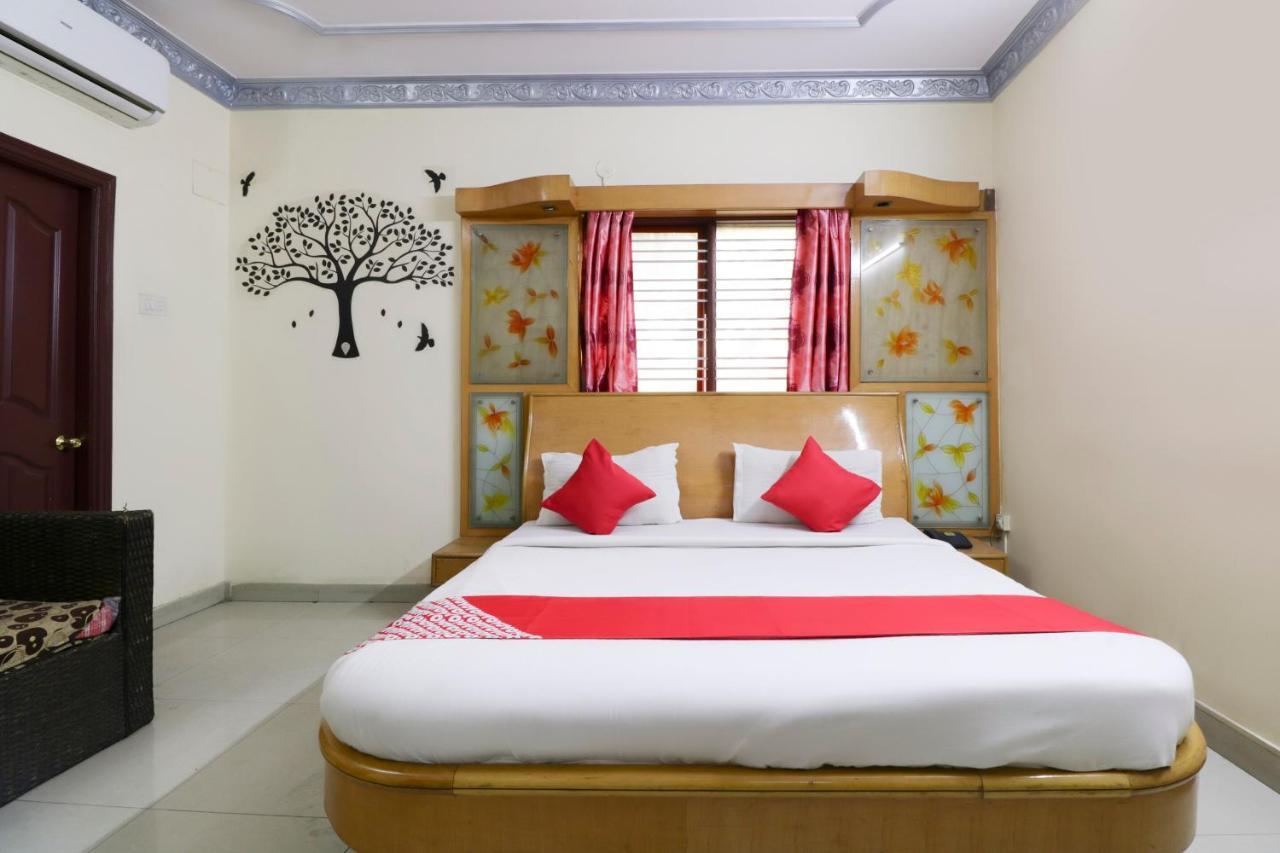 Oyo 71675 New Aishwarya Comforts Hotel บังกาลอร์ ภายนอก รูปภาพ