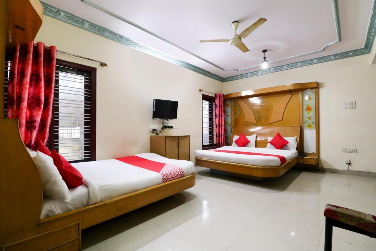Oyo 71675 New Aishwarya Comforts Hotel บังกาลอร์ ภายนอก รูปภาพ