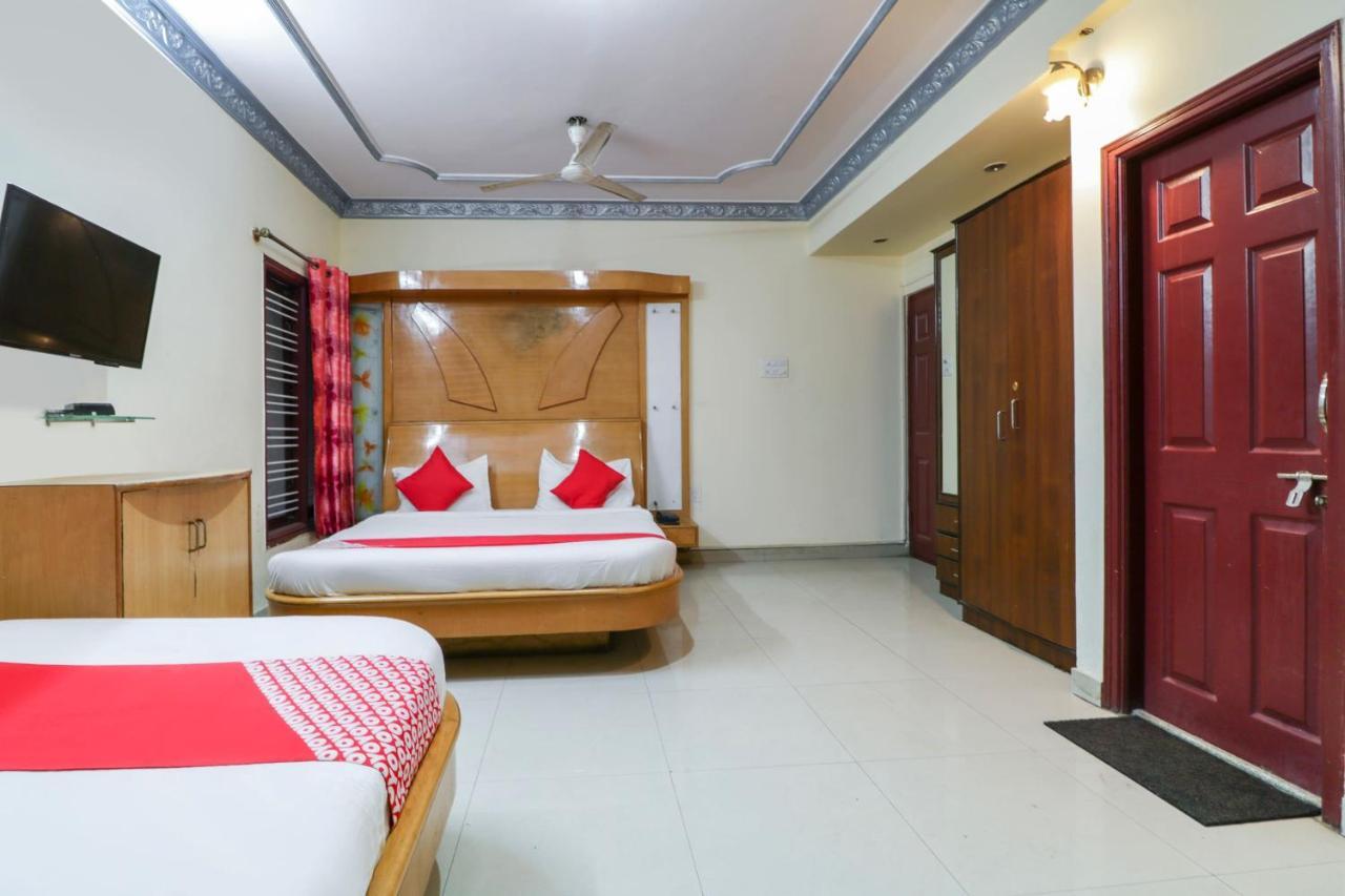Oyo 71675 New Aishwarya Comforts Hotel บังกาลอร์ ภายนอก รูปภาพ
